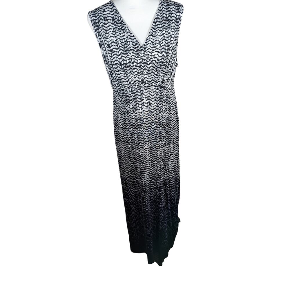 Apt 9 Maxi dress L Bust39"High waist 35 not stretched Hips 44"Black white purple